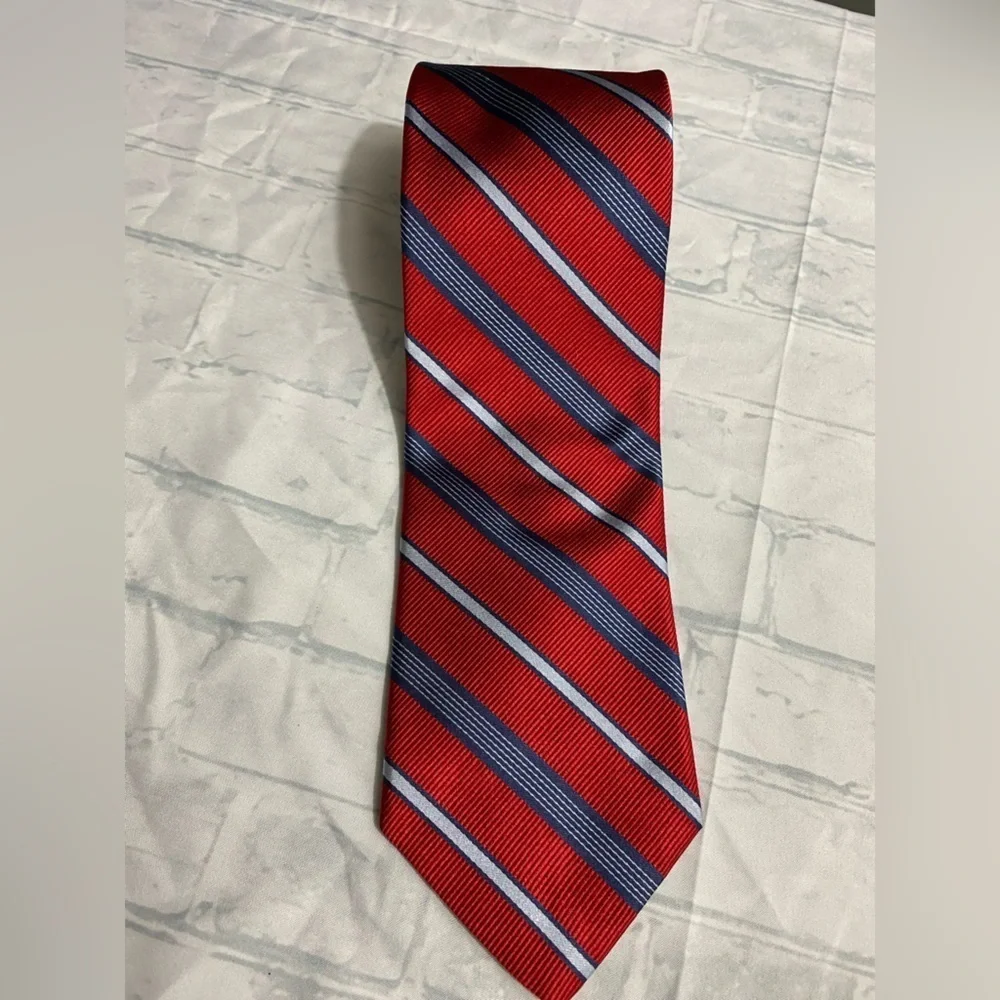 TOMMY HILFIGER RED BLUE WHITE STRIPES SILK REPP NECKTIE TIE